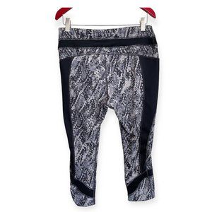 🔥 MANGO Sport Women's Yoga Snakeprint  Black Grey White Capri Leggings | Size L